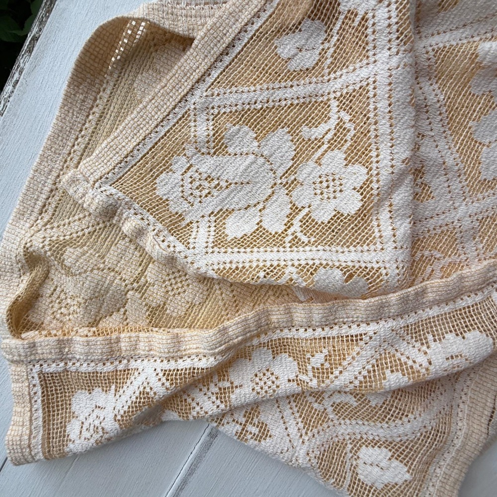 Vintage Cream Floral Lace Table Runner Rectangular Crochet Style Decor 0913